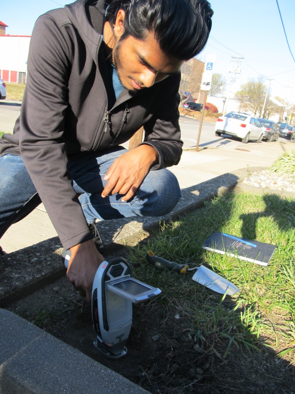 ENV 350 students help Newport track pollution