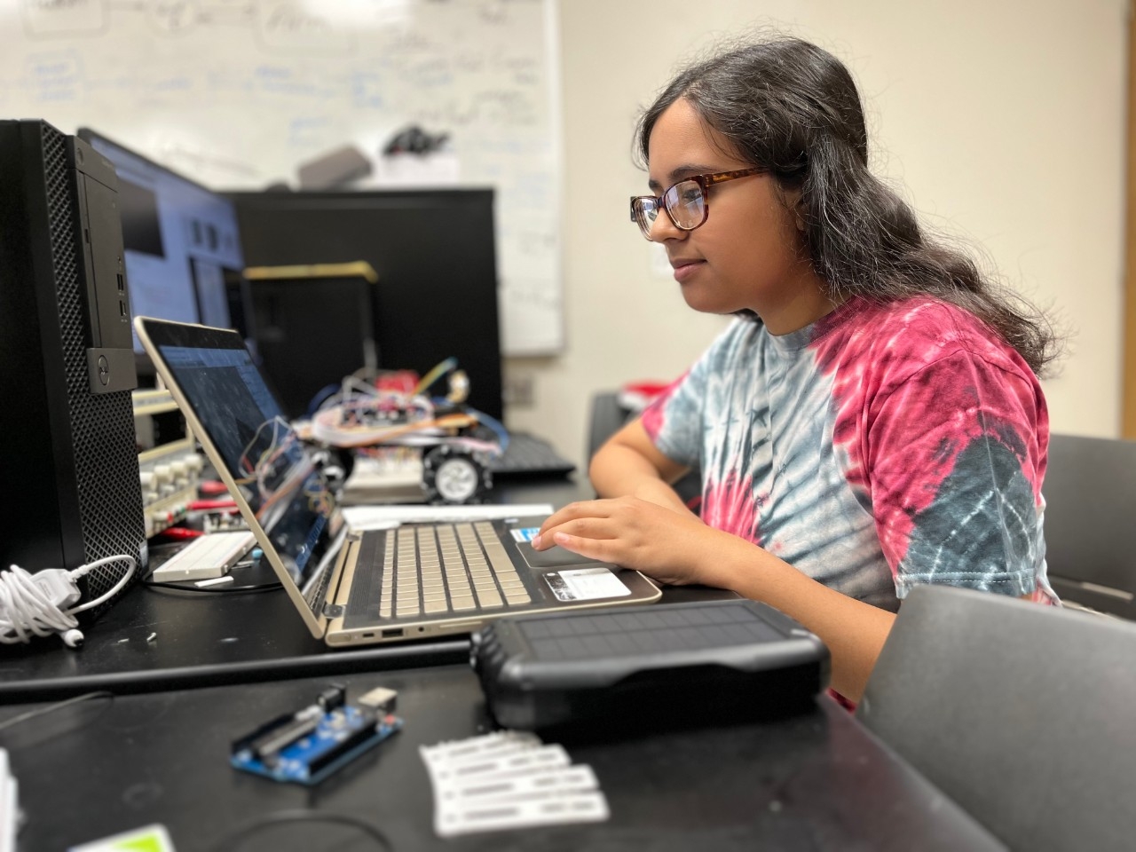 NKU Engineering major doing summer research in the lab.